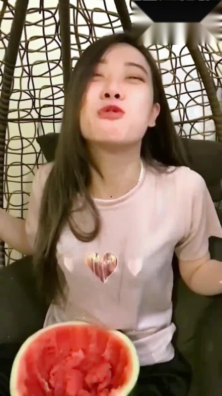 姑娘吃瓜全文  第1张