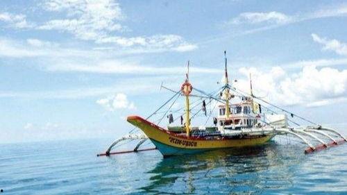 渔民吃瓜船菲律宾,揭秘神秘海上乐园  第2张